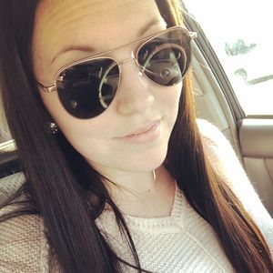 Meet your Posher, Desiree